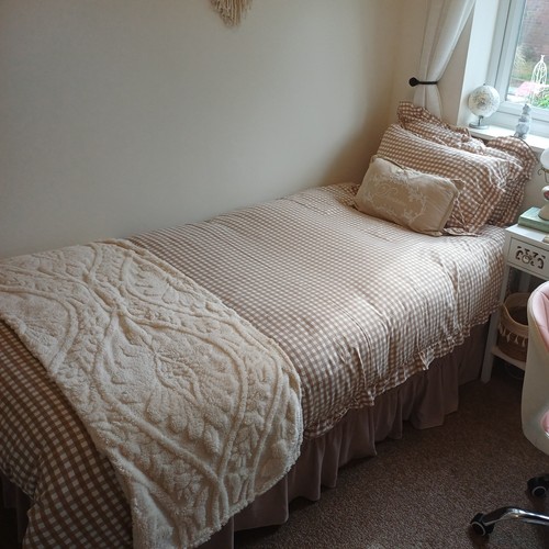 Trundle bed with pull - trundle,